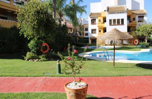 Costa Esuri Apartment | Marina Esuri. Bonito apartamento junto al Algarve portugués y 10 minutos de Isla Canela.