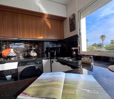 Asilah Apartment | Marina Golf Asilah GEHEEL VERNIEUWD EN GERENOVEERD Okt 2024