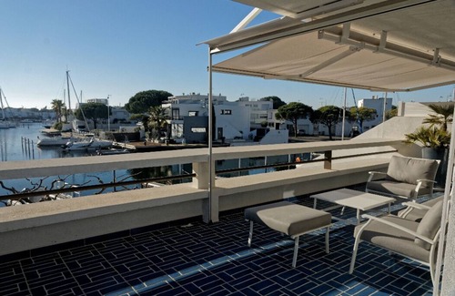 Le Grau-Du-Roi Apartment | Marina & large terrace. Welcome to the Camargue!