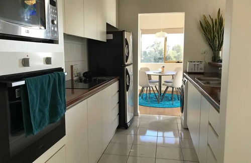 Beresford Apartment | Marina Luxury Apartment with Ocean Views Beresford