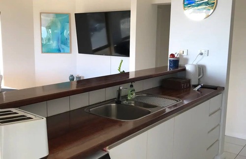 Beresford Apartment | Marina Luxury Apartment with Ocean Views Beresford