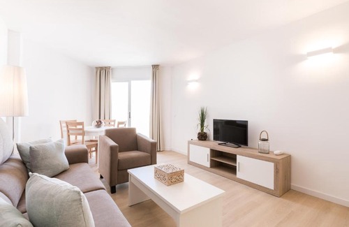San Antonio Bay Apartment | Marina Palace by Intercorp Hotel Group