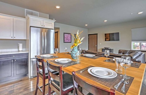 Wapato Point Condo | Marina's Edge Condo - Pool & Spas - Marina -Town!