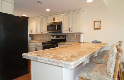 Great Harbour Cay House | Marina Townhouse #12 with Boat Slip Included! RO water, Fast WIFI