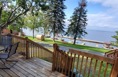 Ray Cabin | Marina View 2 Bedroom Balsam Cabin