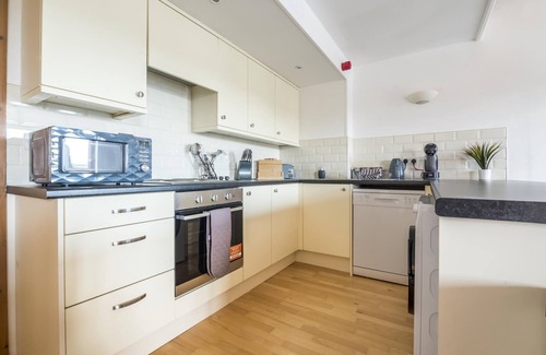 Milford Haven Apartment | Marina View - 3 Bedroom Apartment - Milford Marina