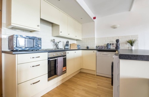 Milford Haven Apartment | Marina View - 3 Bedroom Apartment - Milford Marina