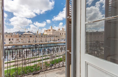 Cospicua House | Marina View - Front of Sea Cospicua