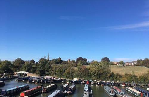 Braunston House | Marina View
