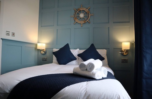 Irvine House | Marina View Guest House