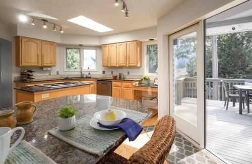 Sudden Valley House | Marina view lake house. Beach & Golf! Dog friendly