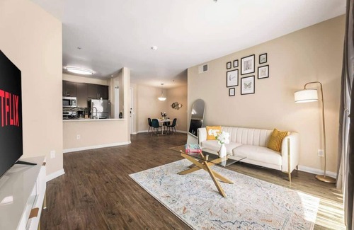 Marina del Rey Apartment | Marina View Oasis 2 bd | Free Parking & Pool