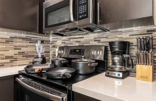 Marina del Rey Apartment | Marina View Oasis 2 bd | Free Parking & Pool