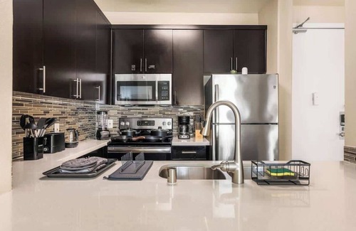 Marina del Rey Apartment | Marina View Oasis 2 bd | Free Parking & Pool