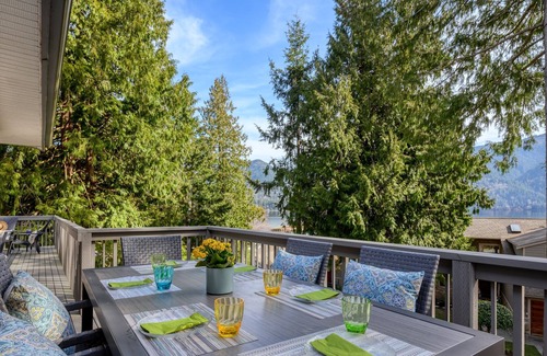 Sudden Valley House | Marina View w/ Large Deck in Resort Setting. Walk to Lake Beach!