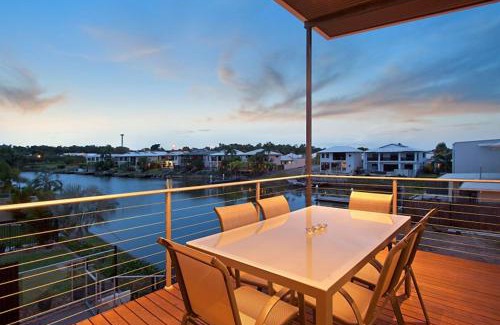 Bayview House | Marina Views Townhouse