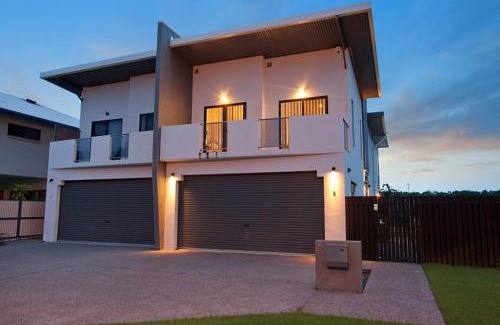 Bayview House | Marina Views Townhouse