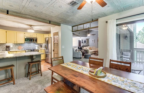 Salem Condo | Marina Villa Condo at Lake Keowee w/Fireplace