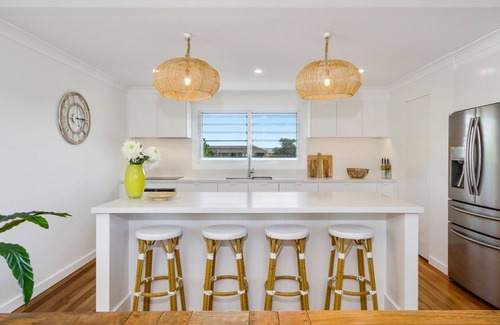 Kingscliff House | Marine Beach House - steps from the sand, near cafes and restaurants