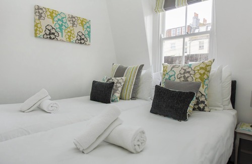 Kemptown House | Marine Cottage Parking by Brighton Holiday Lets