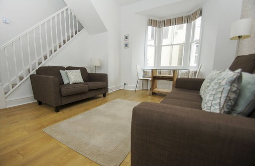Kemptown House | Marine Cottage Parking by Brighton Holiday Lets