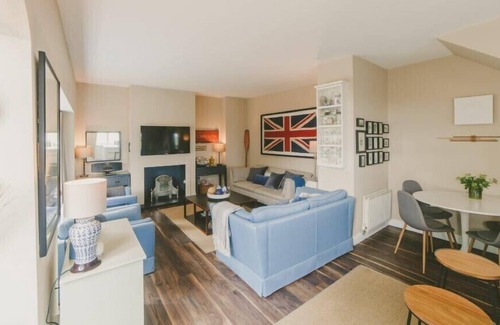 Alnmouth Cottage | MARINE HOUSE COTTAGE, pet friendly, with a garden in Alnmouth