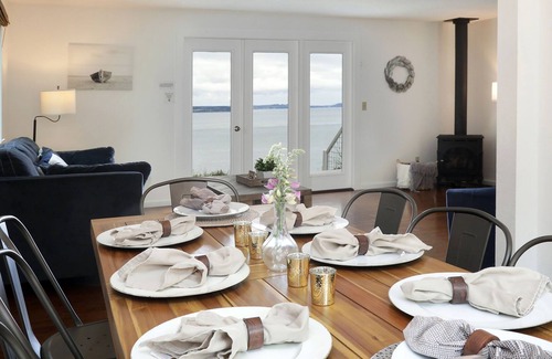 Lagoon Point House | Marine View Bluff - High Bank Waterfront