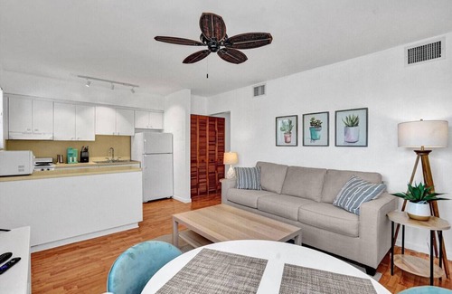 Hollywood South Central Beach Apartment | marine villas # 4 Beach access
