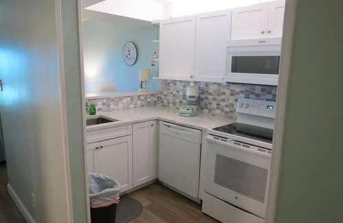 Biltmore Beach Condo | Mariner East-Ground floor, beach front - Great for kids/elderly - sleeps 6