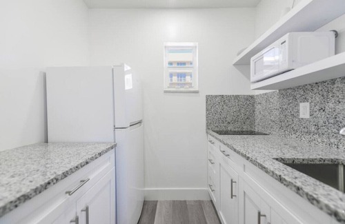 Hollywood Condo | MARINER M33 · Amazing 1/1 Bedroom Steps away from the beach