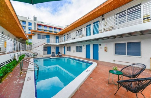 Hollywood Condo | MARINER M33 · Amazing 1/1 Bedroom Steps away from the beach