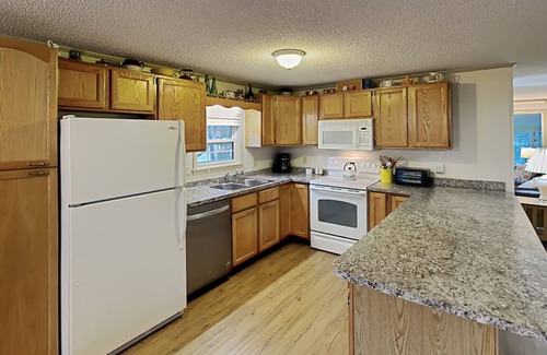 Sullivan House | Mariner's Reach with Epic Water View. Pet Friendly Fenced-In Yard.