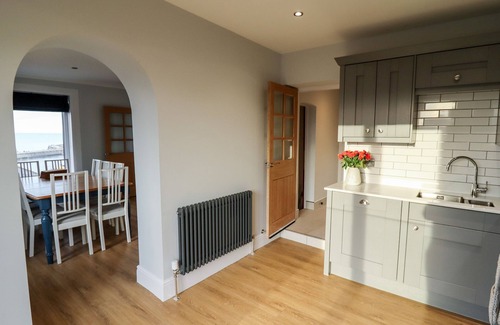 Whitby House | MARINER'S WATCH, pet friendly, character holiday cottage in Whitby