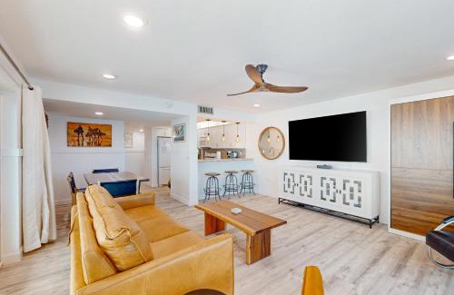 Biltmore Beach Apartment | Mariner West #601: Mariner's Haven