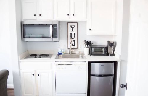 Huddleston Condo | Mariners Landing Condo at SML. AMENITY OVERLOAD!