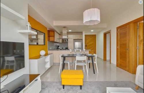 Santo Domingo Apartment | Mariolll 7th Floor Yellow Art Downtown Pool