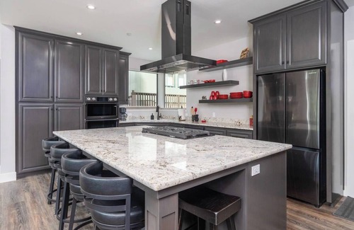 Fish Camp House | Mariposa Grove Creekside Retreat