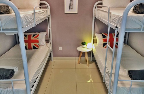George Town Condo | ★Maritime★ Karaoke Set, 2~11 Pax, 2 Bedrooms, 2 Bathrooms