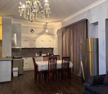 Chugureti Apartment | Marjanishvili Luxe Stay 3 Bedrooms, 2 Baths