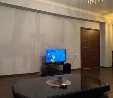 Chugureti Apartment | Marjanishvili Luxe Stay 3 Bedrooms, 2 Baths