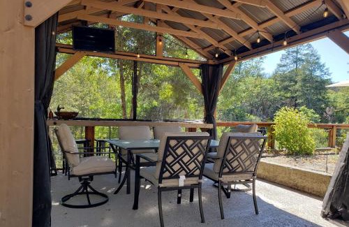 Santa Rosa House | Mark West Retreat