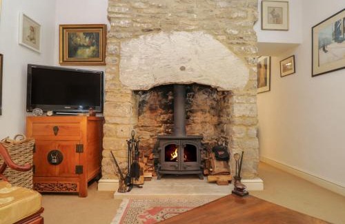Tetbury House | Market Place Cottage, Tetbury, Cotswolds Grade II Central location