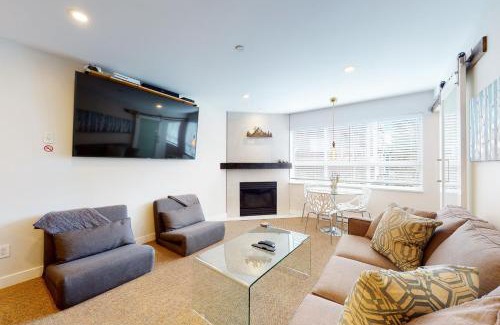 Village North Apartment | Market Place Lodge 249