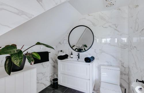 Central Mudgee Apartment | Marleys Loft
