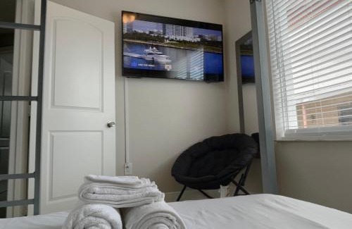 East Little Havana Apartment | Marlins Park Suites - APT 2 - Gallo Suite