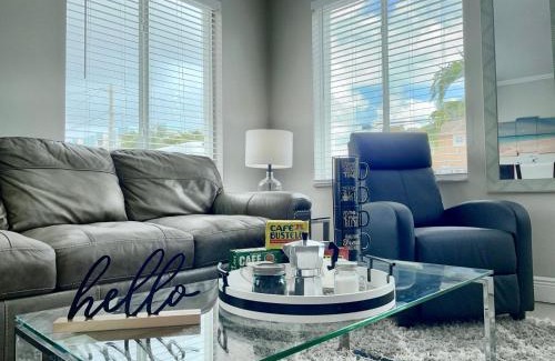 East Little Havana Apartment | Marlins Park Suites - APT 2 - Gallo Suite