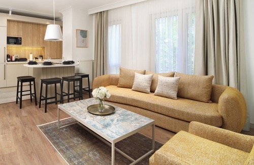 Gumussuyu Mahallesi Apartment | Marmada Suites
