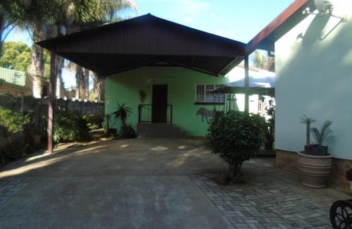 Piet Retief Apartment | Marnalé Oornagwoonstel