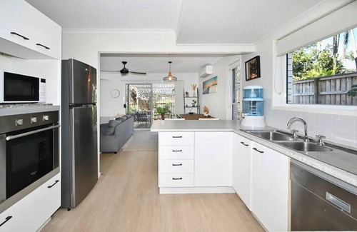 Maroochydore Apartment | Maroochydore 3 B/R, 2 Bath, Townhouse ZA4