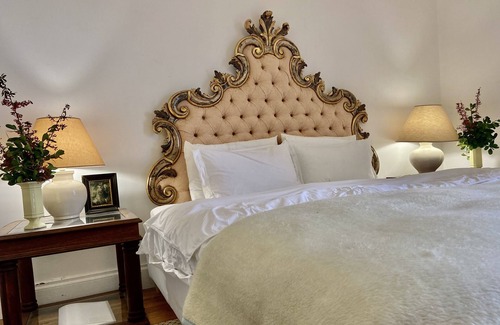 Tierce Other | Marquis Room in Chateau la Bainerie